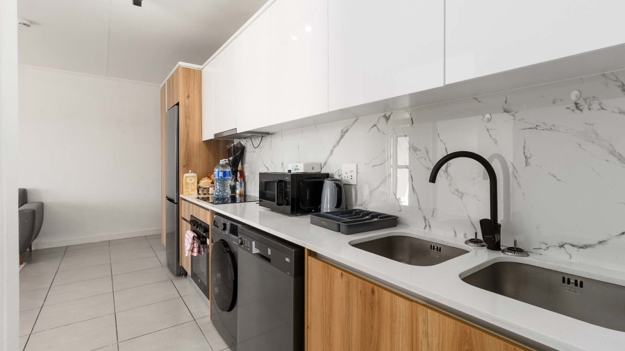 1 Bedroom Property for Sale in Sandown Western Cape